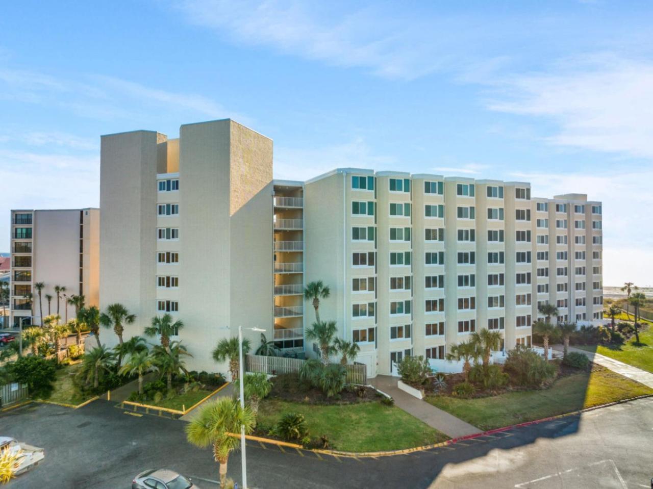 Seas The Day - Of The Gulf 320 - Front - Free Chair Service Holiday home Panama City Beach